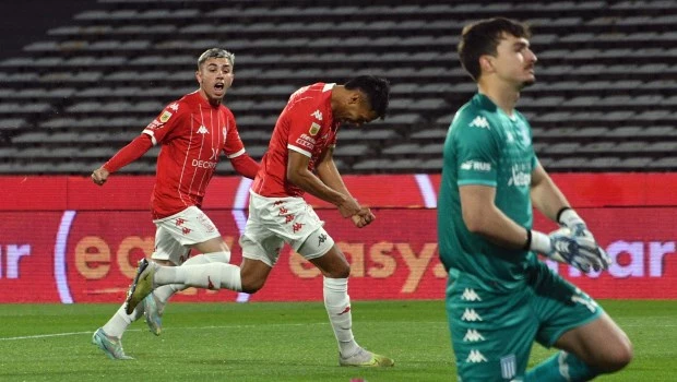 Huracán aplastó a Racing en la Copa Argentina