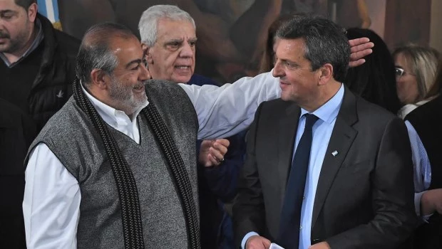 Con el apoyo de los gremios, Massa recibe mañana a la CGT, la CTA y a autoridades de Diputados por Ganancias