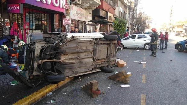 Prisión domiciliaria y prohibición absoluta para manejar para el responsable de un choque múltiple en Villa Crespo