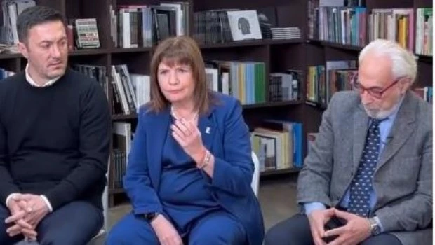 Bullrich dijo que "los argentinos están solos" y presentó a Kovadloff como vocero de temas "humanos"