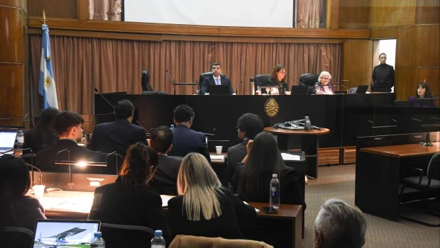 El juicio al detenido falso abogado Marcelo D'Alessio comenzó hoy en los tribunales federales de Retiro por los delitos de extorsión, asociación ilícita y lavado de dinero ante el Tribunal Oral Federal 8 que lo juzga junto a otros ocho acusados.