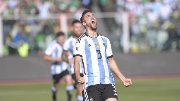 Sin Messi y con Di María como capitán, la Selección goleó a Bolivia en La Paz