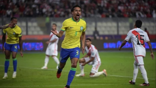 Un cabezazo de Marquinhos en tiempo de descuento le dio el trinfo a Brasil sobre Perú