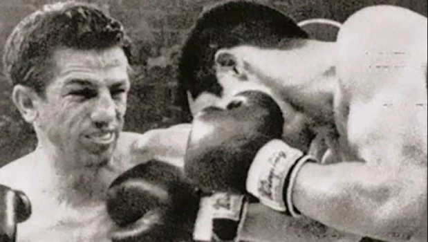 Horacio Accavallo ganó el título mosca al derrotar en Tokio a Katsuyoshi Takayama.