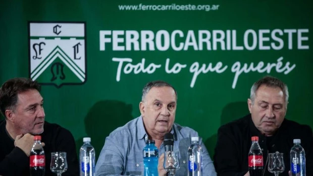 El presidente de Ferro, Daniel Pandolfi, anunció que se firmó la cesión de 13 hectáreas con la Agencia de Administración de Bienes del Estado.