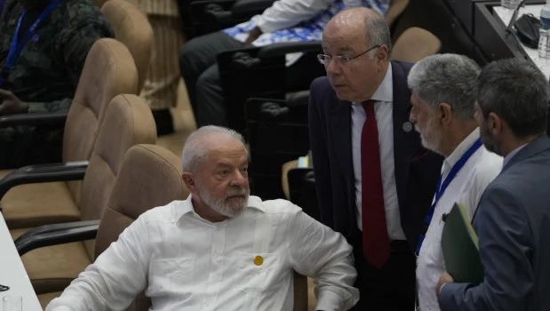 En La Habana, Lula criticó el embargo "ilegal" en Cuba por parte de EE.UU.