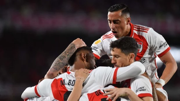 Arsenal le hizo partido a River pero el campeón pudo más