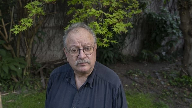 Al emprender la traducción, Jorge Fondebrider debió documentarse casi tanto como el propio autor.