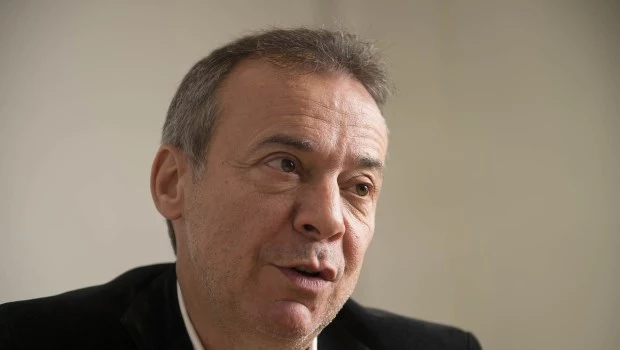 “Mi impresión es que el Gobierno devaluará otra vez antes del 10 de diciembre. Si Massa queda tercero en octubre me parece que habrá novedades de devaluación entre fines de octubre y comienzos de noviembre”, destaca Daniel Artana.