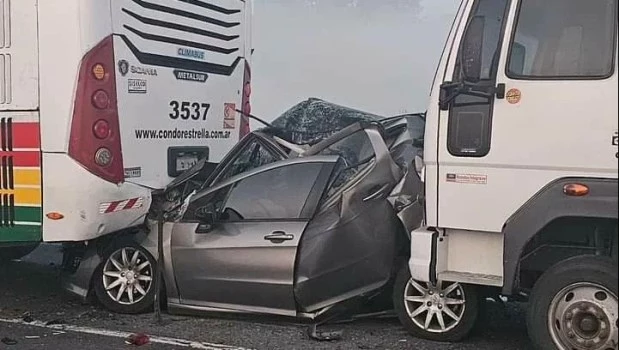 Dos muertos y varios heridos en un choque múltiple en el complejo Zárate Brazo Largo