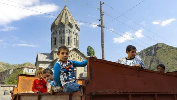 Más de 100.000 habitantes de Nagorno Karabaj huyeron a Armenia