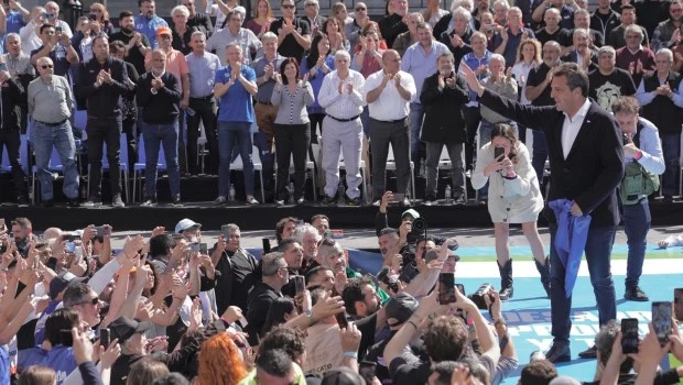 Massa inmola la macroeconomía para entrar en la segunda vuelta