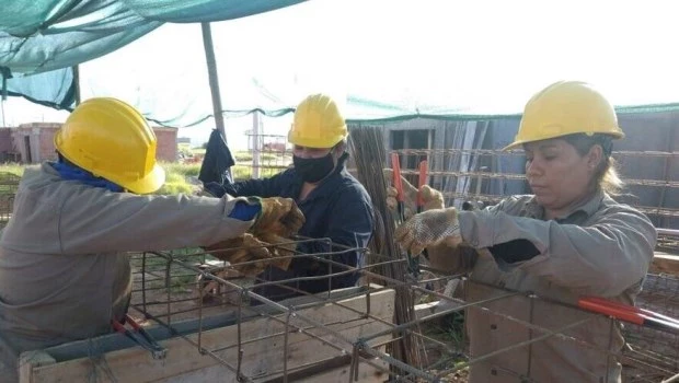 Crece el empleo de mujeres en el sector de la construcción