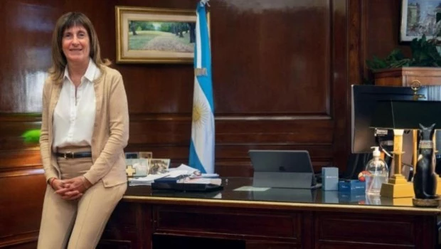 Carmen Barros.
