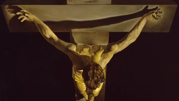 Cristo de Dalí. “La Crucifixión”, de Salvador Dalí, es un cuadro del siglo XX que escapa a la tendencia del arte contemporáneo.