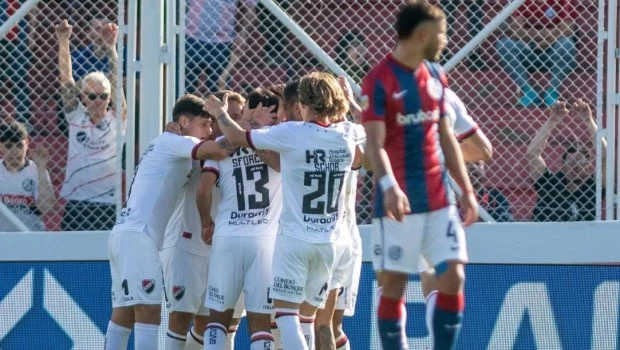 Newell’s le dio un duro golpe a San Lorenzo en el Nuevo Gasómetro ...
