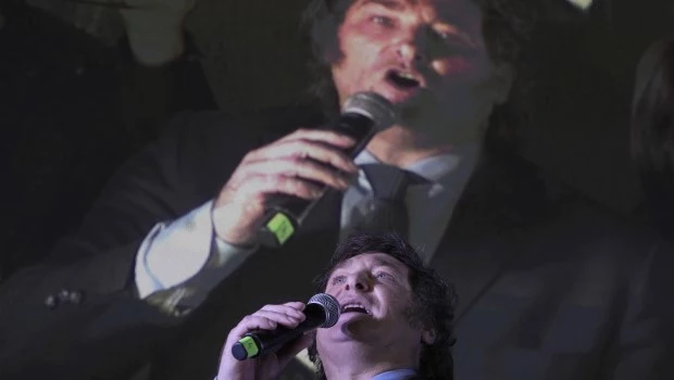 ¿Qué debería hacer el líder libertario para ganar en la segunda vuelta?