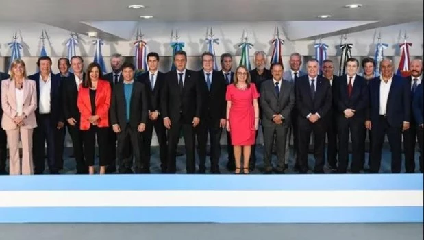 Massa consiguó el respaldo de 19 gobernadores