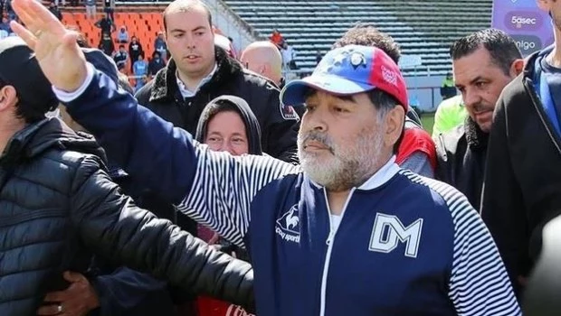 El mundo del fútbol recuerda a Maradona que hoy cumpliría 63 años
