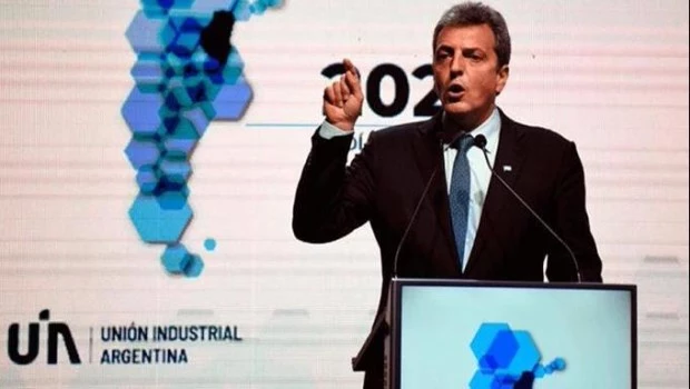 Massa invitó a dirigentes industriales a ser parte de un gobierno de unidad nacional