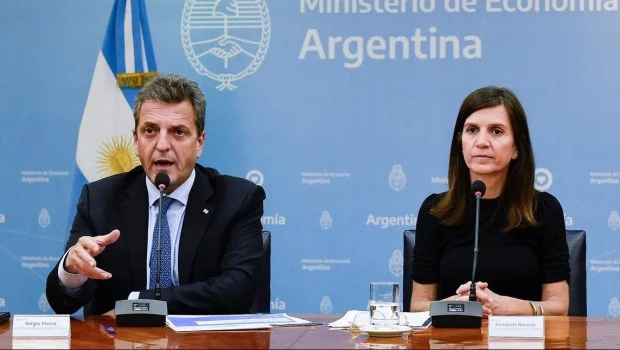 Massa y Raverta anuncian aumentos de hasta 150% en créditos de Anses para jubilados y trabajadores
