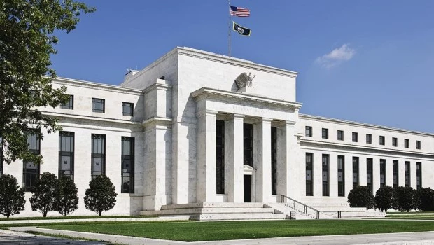 La FED mantuvo tasa de interés de referencia en un rango de entre 5,25% y 5,50% por segundo mes consecutivo