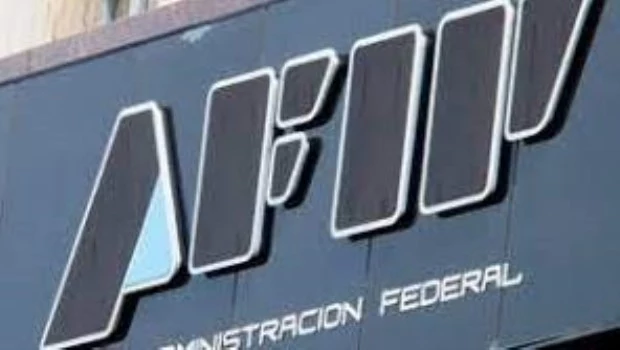 La recaudación tributaria subió 127,4% interanual en octubre 