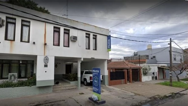 Detienen a un policía acusado de vender drogas y alertar a bandas sobre allanamientos