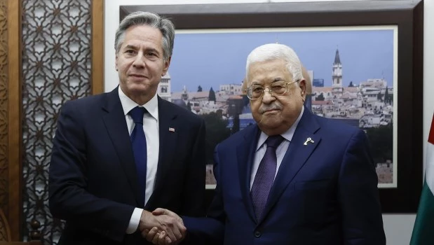 Abbas dice a Blinken que la paz con Israel sólo se alcanzará con un Estado palestino