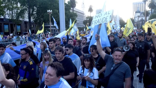 Los libertarios se expresaron contra el presidenciable oficialista (Foto: Gustavo Carabajal)