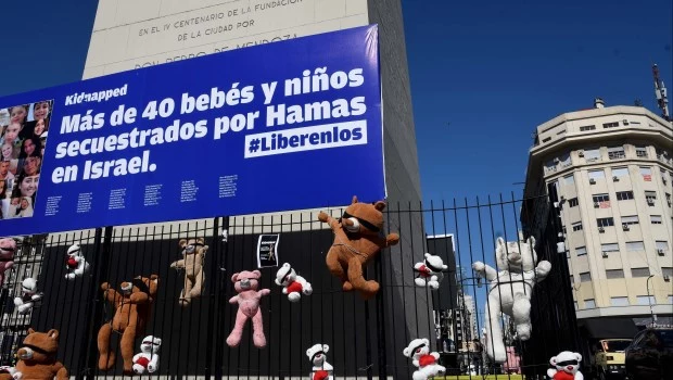 A un mes del ataque de Hamás, reclaman que liberen a los menores secuestrados