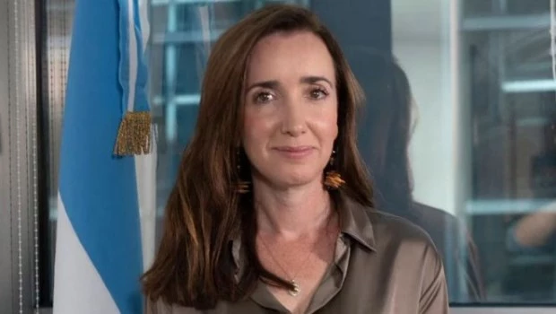 Victoria Villaruel.
