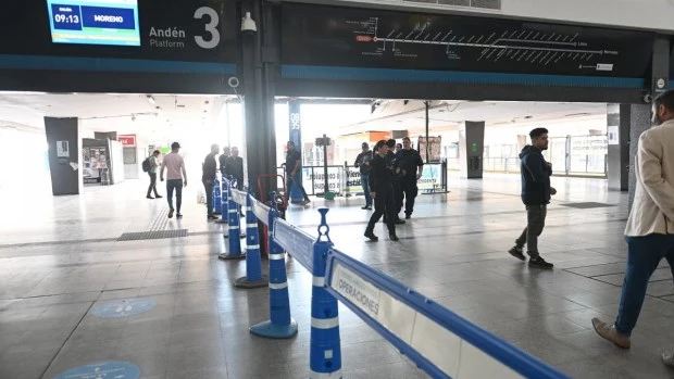 Por amenazas de bomba, hay demoras y cancelaciones en los trenes Roca y Sarmiento