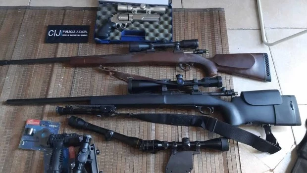 Secuestran armas y municiones e imputan a un ciudadano surcoreano en Villa Crespo