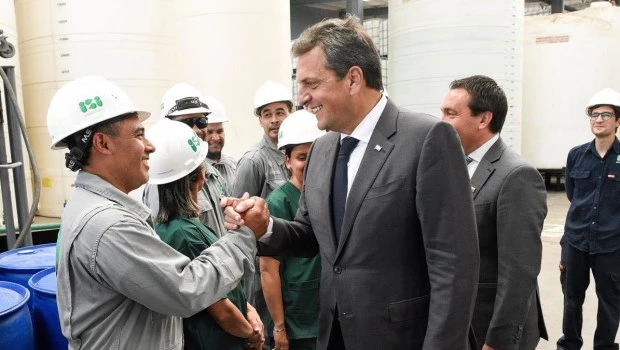 Massa apuntó contra una "apertura indiscriminada de la economía" y defendió a las pymes 