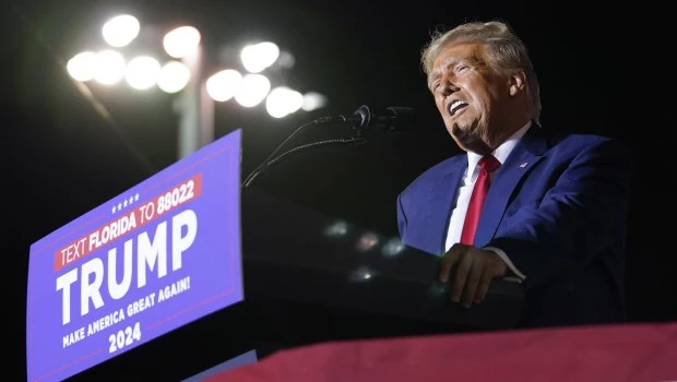 Trump dijo que un polémico comentarista podría ser su compañero de fórmula para 2024