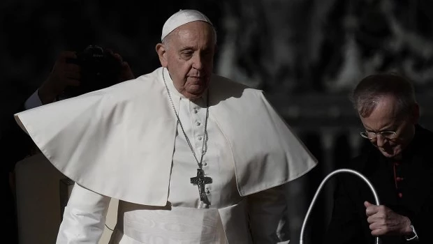 El Papa dejó en claro que la violencia contra la mujer es "una hierba venenosa que hay que eliminar de raíz" 