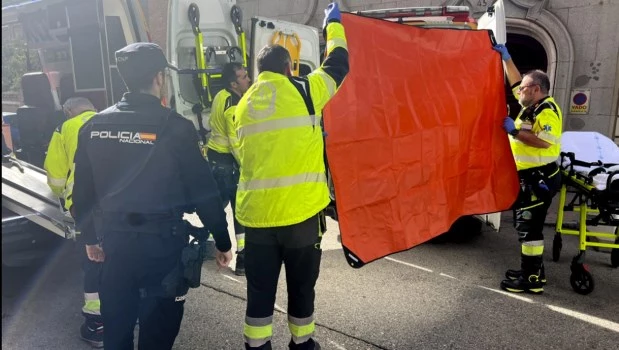 Un dirigente del Partido Popular de Cataluña fue baleado en la cara por un motociclista