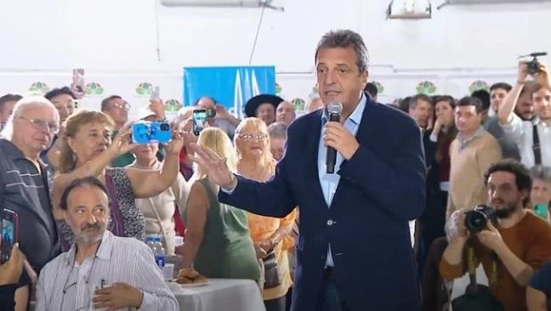 Massa se comprometió a "fortalecer el sistema jubilatorio, bajar la inflación y generar trabajo"