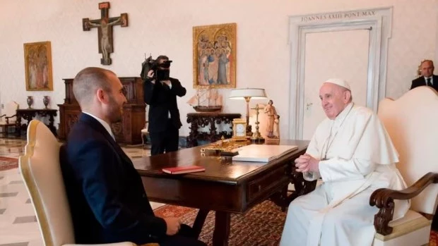 El Papa recibió a Martín Guzmán en el Vaticano