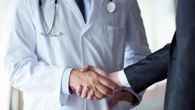 Prescripción condicionada: los riesgos detrás del pago de las farmacéuticas a los médicos