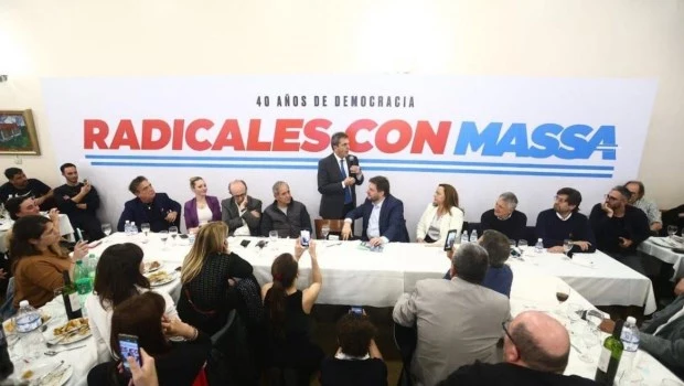 De la mano de Alfonsín