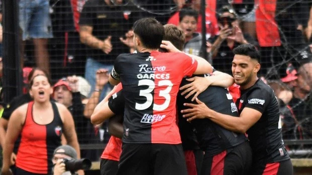 Colón se llevó un triunfo clave ante Talleres por la permanencia