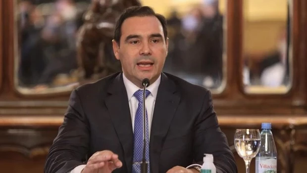 El gobernador Valdés presentó una demanda en la Corte por la modificación del piso de Ganancias