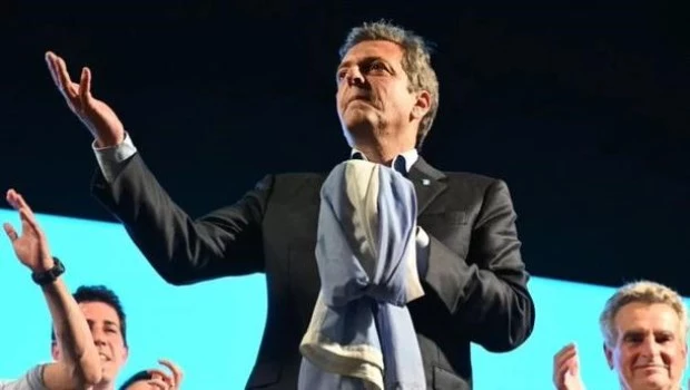 En el tramo final de la campaña, Massa recorre Río Negro