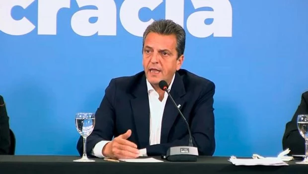 "Queremos encarar una nueva etapa en transparencia y ética de la política", aseguró Massa