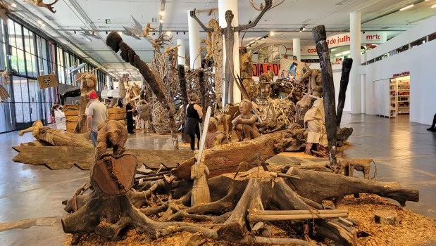 ‘Coreografías de lo imposible’ es el título dado a la presente edición de esta cumbre de las artes plásticas.