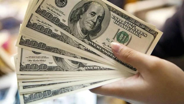 Volvieron las minidevaluaciones y se disparó el dólar blue 