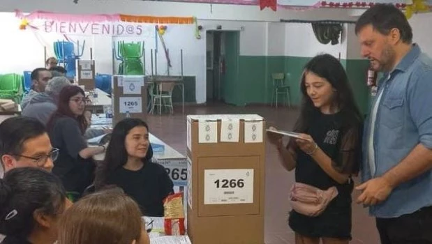 Santoro: "Campaña del miedo es sembrar sombra sobre la posibilidad del fraude electoral"