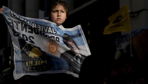 Oficial: A las seis de la tarde, la participación popular era del 76%